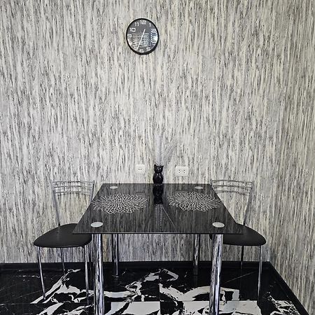 Black And White Apartment Kišiněv Exteriér fotografie